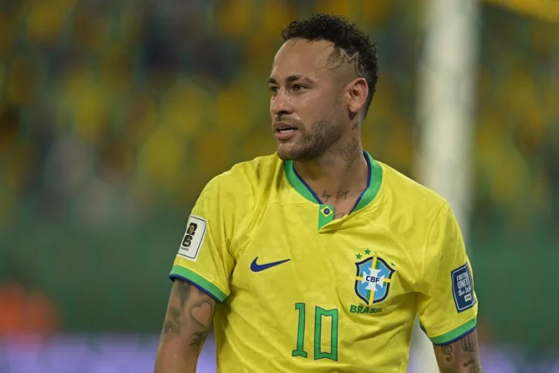 Neymar fica fora de viagem e ganha rotina exclusiva de recuperação