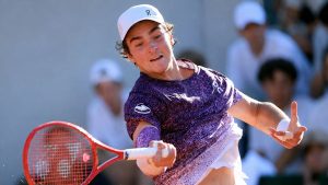 João Fonseca vira sobre croata e vai encarar Djoko em Roland Garros