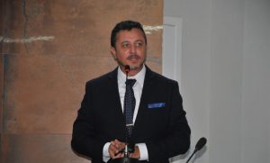 Médico Fabiano Alves assume prefeitura de Balneário Piçarras