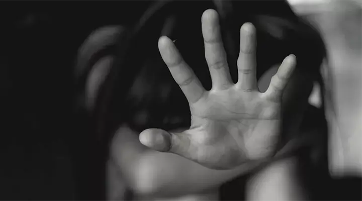 Mulher perde o útero após sofrer violência sexual de companheiro