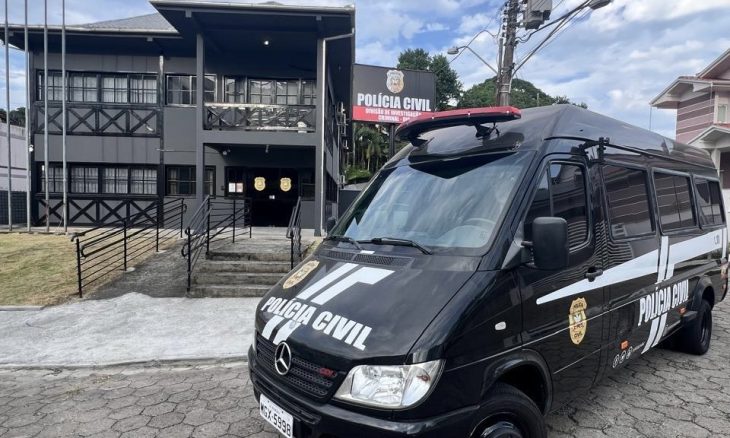 Marido inventa assalto para esconder facadas da esposa