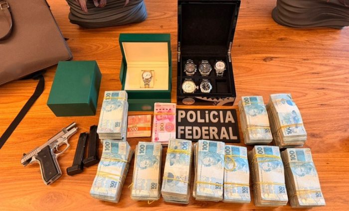 Ex-chefe da Receita Federal em SC é afastado após suspeita de corrupção