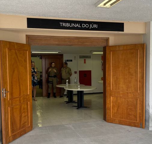 Justiça condena mãe que abandonou bebê em terreno baldio