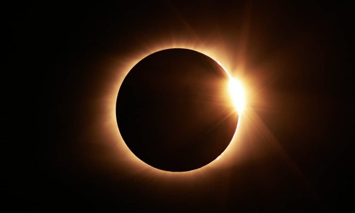 Eclipse solar total vai fazer o dia virar noite; saiba quando