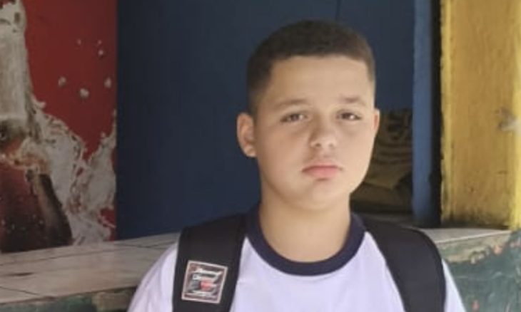 Menino morre após comer bolo com suspeita de envenenamento