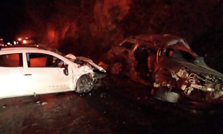 Acidente na BR-116 deixa dois mortos e três feridos