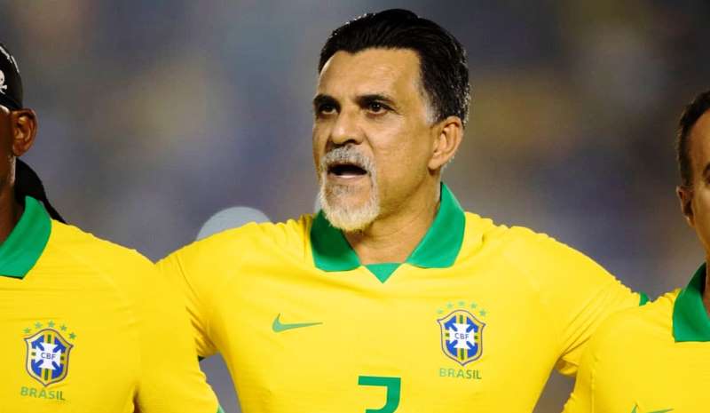 Ex-zagueiro do Brasil campeão em 1994 é preso ao embarcar para os EUA