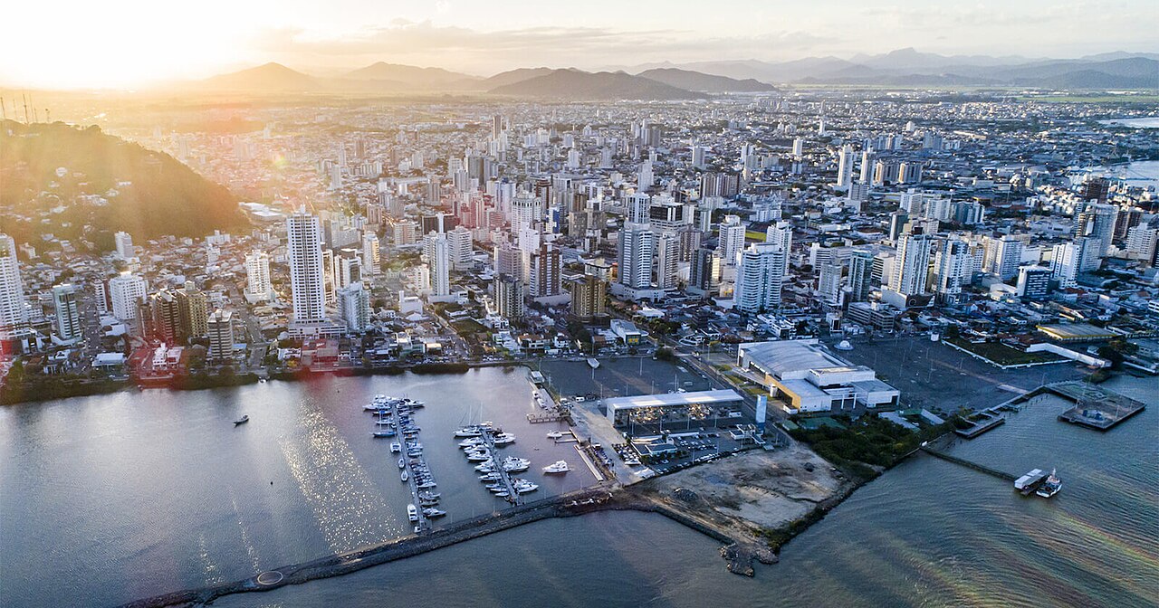 Itajaí celebra 166 anos com festa, história e grandes entregas