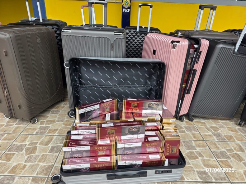 VÍDEO: PRF apreende mais de 12 mil maços de cigarros paraguaios em Joinville