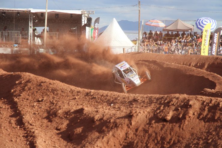 Fenajeep começa em Brusque com festa, adrenalina e anúncios do Estado