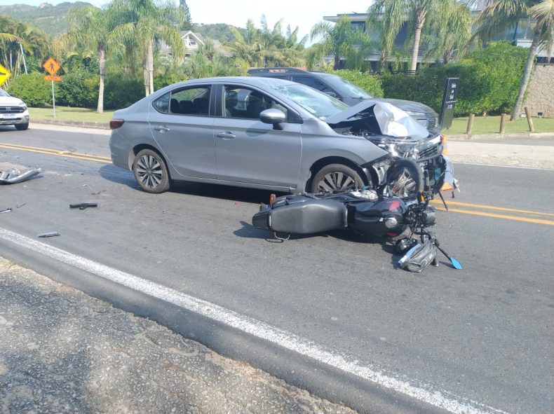 Motociclista morre após colisão frontal com carro em Florianópolis