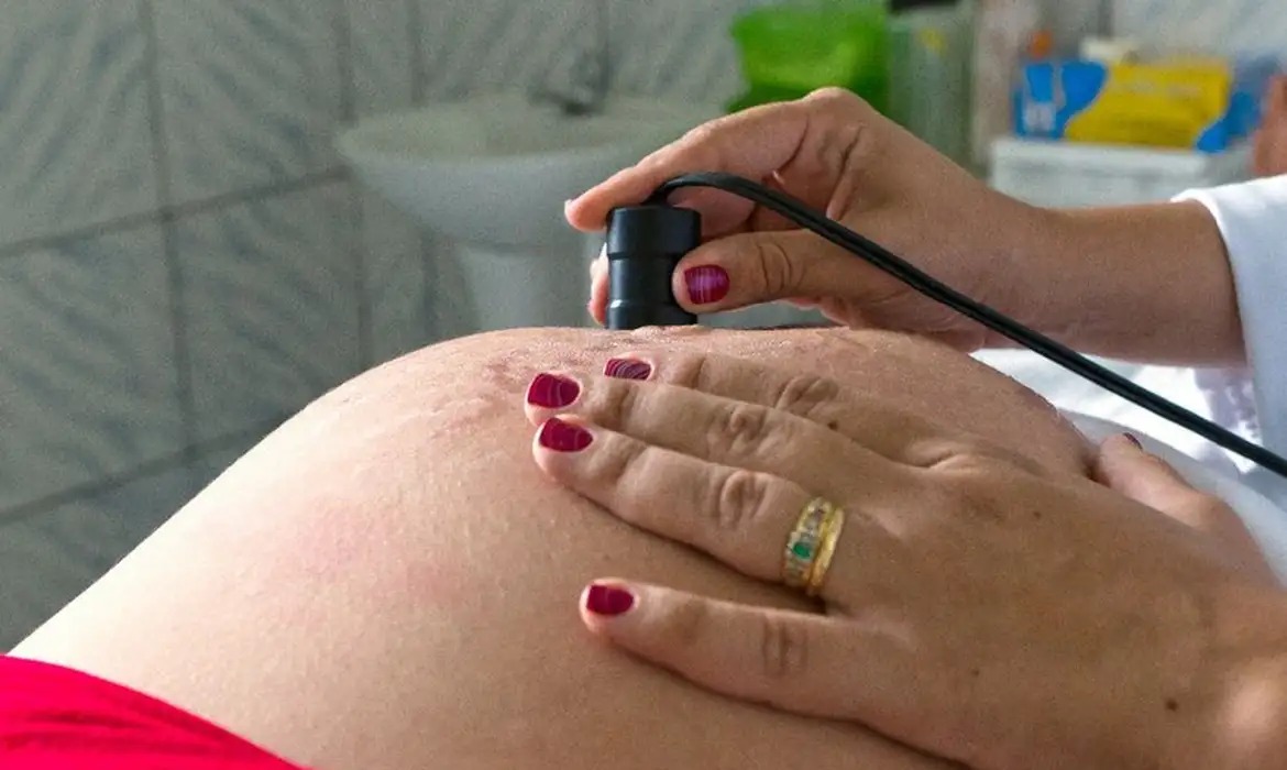 Bolsa Família reduz em até 31% o risco de morte materna, aponta estudo