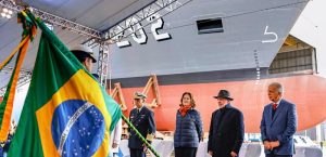 Em Itajaí, Lula inaugura navio de Guerra e visita estaleiro