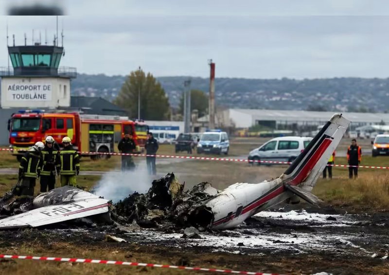Vídeo: avião cai em cidade na França e onze pessoas morrem