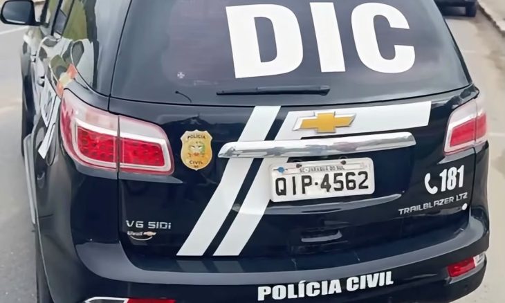 Homem é preso com anabolizantes, cigarros eletrônicos e armas