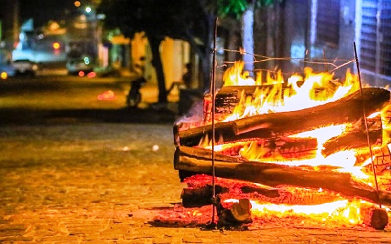 Ocorrências com fogueiras acendem alerta para acidentes em festas juninas