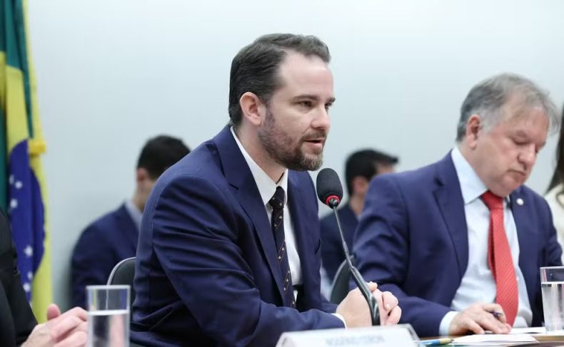 Governo estuda ampliar limite do MEI e permitir mais um funcionário