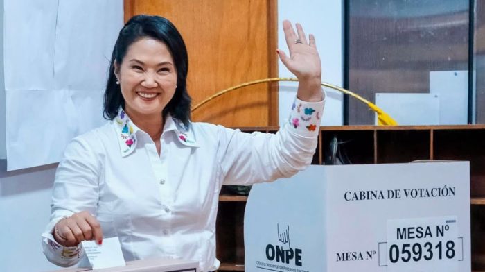 Keiko Fujimori abre vantagem irreversível e fica a um passo da Presidência do Peru
