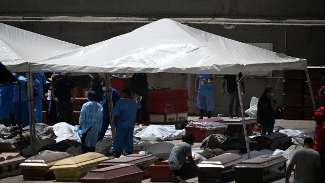 Porto vira necrotério após terremotos devastarem a Venezuela