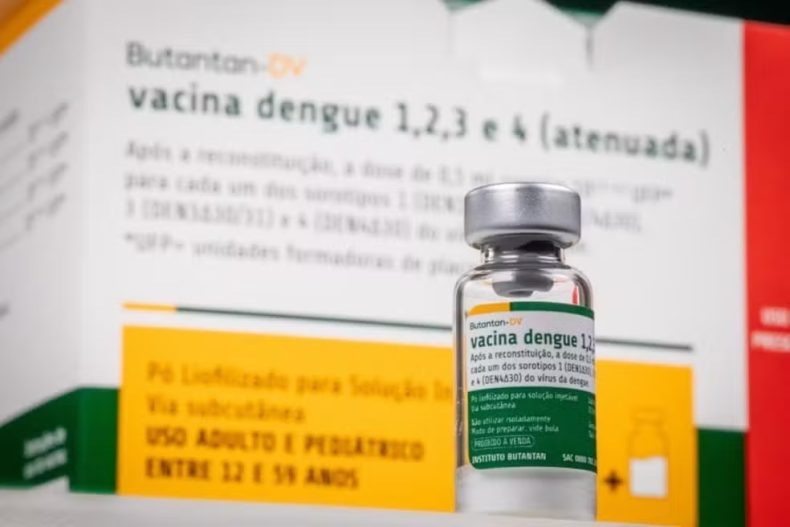 Ministério da Saúde suspende vacina contra dengue após mortes