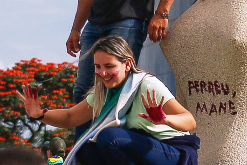 Pane em tornozeleira de golpista do batom deixa STF em alerta