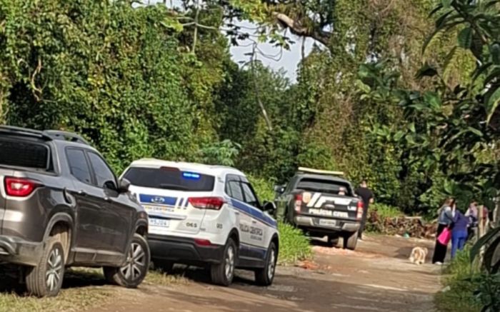 Homem é encontrado morto em matagal com sinais de execução violenta