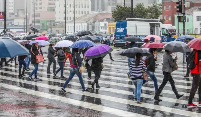 Ciclone se afasta, mas chuva de granizo deve voltar ao Sul