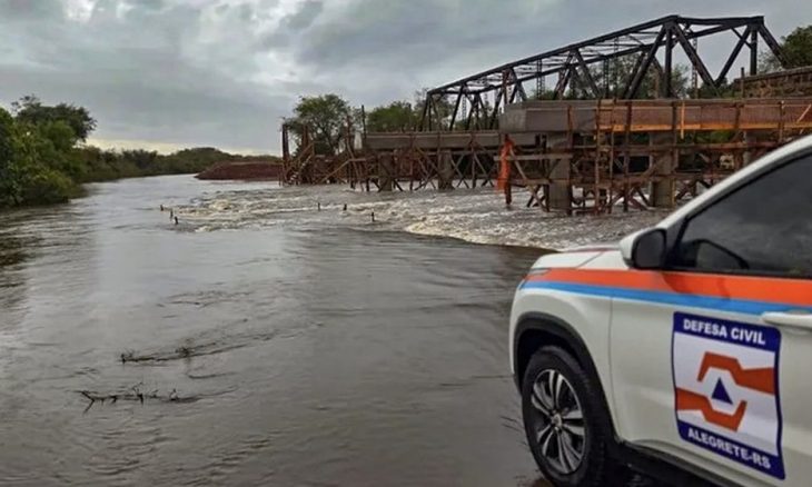 Temporal afeta 43 cidades e deixa desalojados no RS