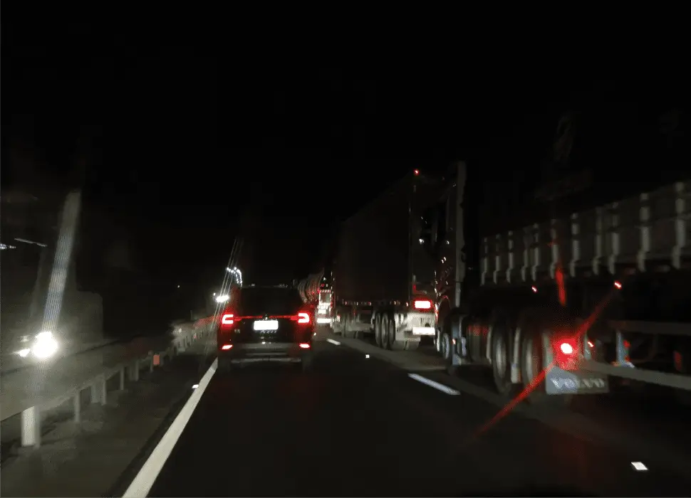Motorista foge após atropelar e matar homem na BR-101
