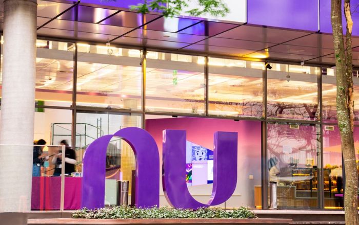 Adeus ao impasse: Nubank compra banco e muda seu futuro no Brasil