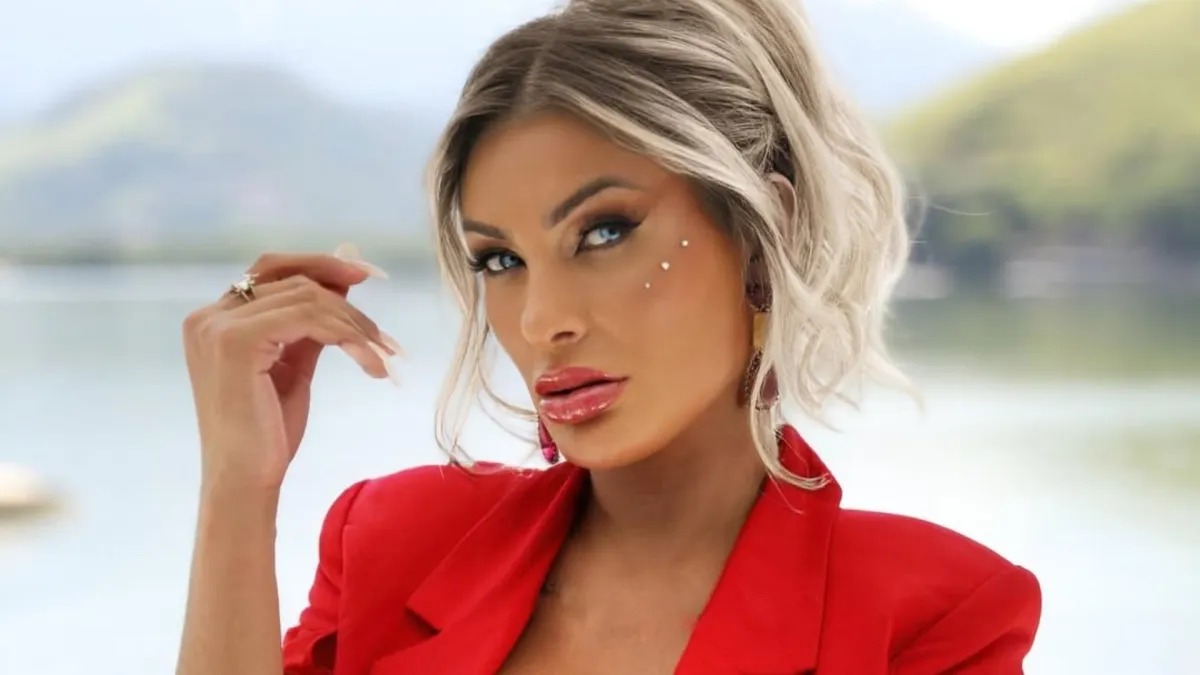 Andressa Urach pede para voltar a ‘A Fazenda’