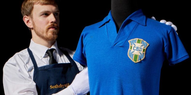 Camisa de Pelé na final da Copa de 1958 é vendida por R$ 25 milhões