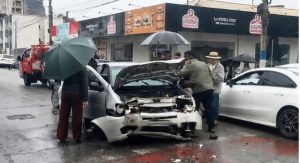 Embriagado, sem CNH e na contramão, motorista provoca acidente grave
