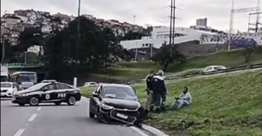 Colisão frontal na entrada da Ilha prejudica fluxo do trânsito em Florianópolis