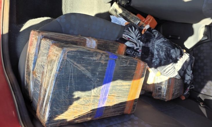 VÍDEO: trio é preso com 75 kg de maconha e cigarros eletrônicos