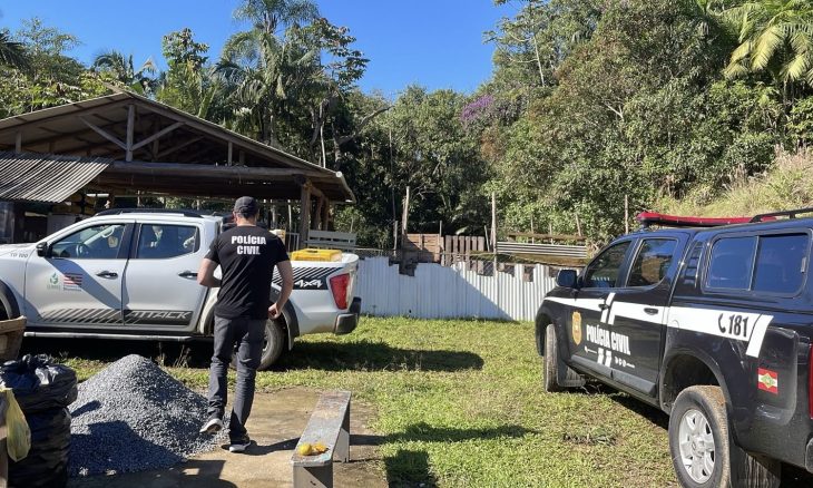 Mais de 30 cães e gatos são resgatados de situação de maus-tratos