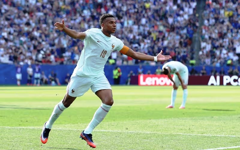 França supera Marrocos e segue impiedosa rumo à final da Copa