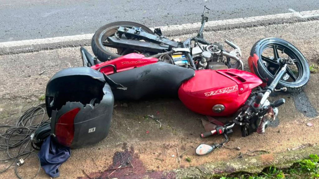Motociclista morre em acidente entre moto e carreta na SC-157