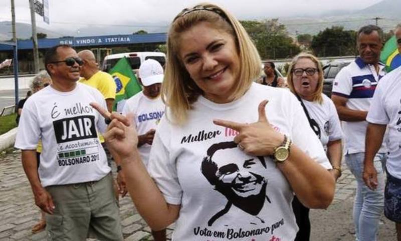 Justiça Eleitoral bloqueia contas da ex-mulher de Bolsonaro