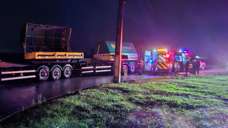 Motorista morre prensado pela própria carreta na BR-280 em SC