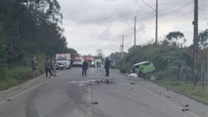Motorista morre em colisão frontal com caminhão de ração