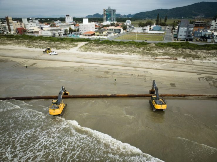 Alargamento da Praia do Gravatá: draga inicia os trabalhos no final de semana