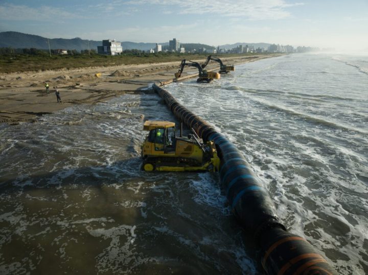 Alargamento da Praia do Gravatá: draga inicia os trabalhos no final de semana