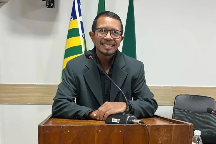 Vereador do PT morre após sofrer cerca de 2 mil picadas de abelhas