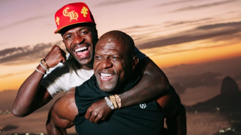 Vini Jr. encontra Terry Crews no Cristo Redentor e encontro viraliza