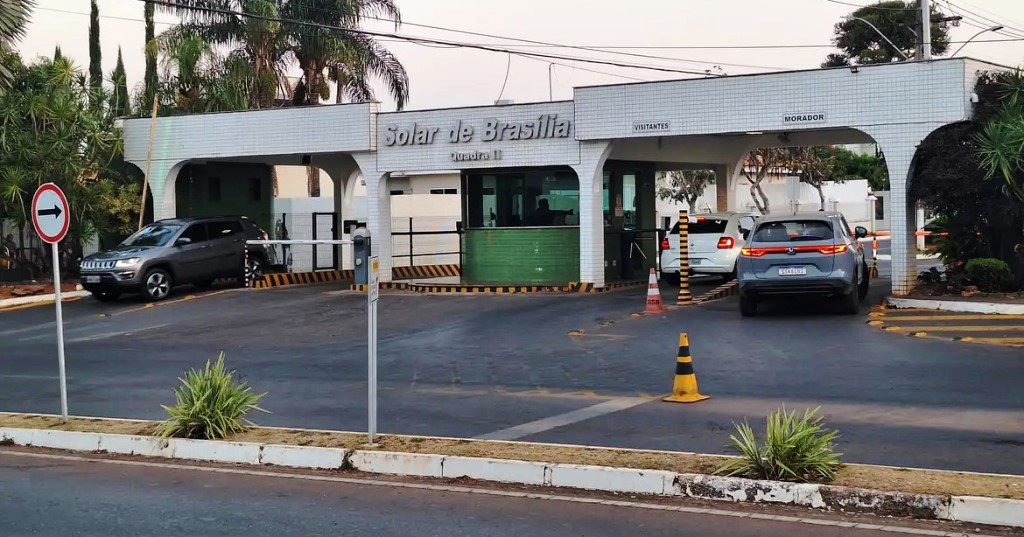 Moraes suspende visitas a Bolsonaro na prisão domiciliar