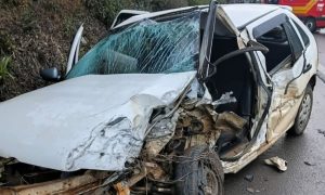 Bebê de seis meses morre após Gol bater contra carreta na BR-470