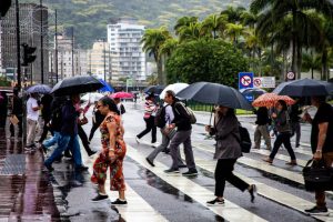 Chuva avança sobre Santa Catarina e Paraná no fim da semana