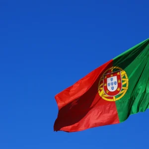 Brasileiros morrem após cairem de sete andares em Portugal