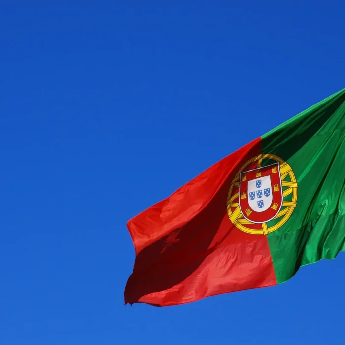 Brasileiros morrem após cairem de sete andares em Portugal